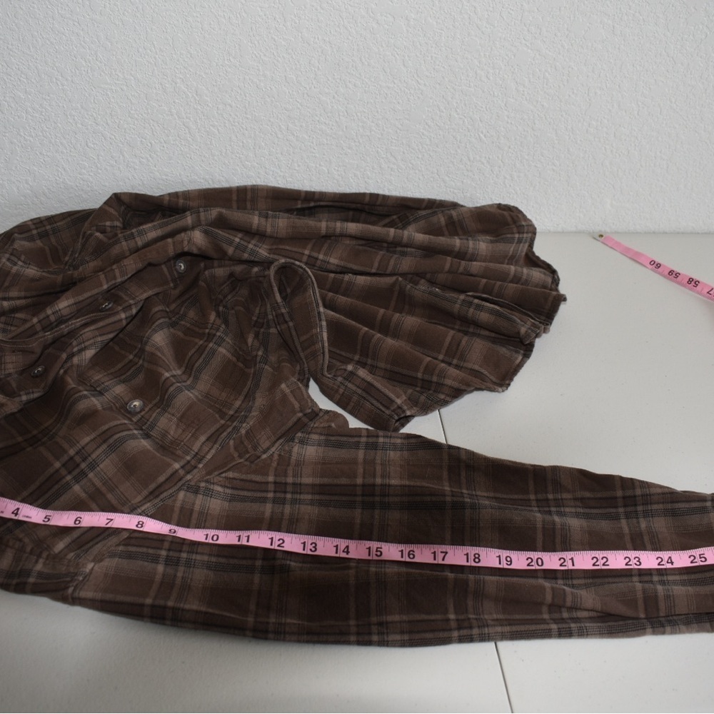 Duluth Trading Flannel Long Sleeve Button Front size L - Picture 7 of 7
